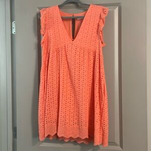 New w/out tag coral,v-neck, dress romper - attached shorts underneath & pockets!